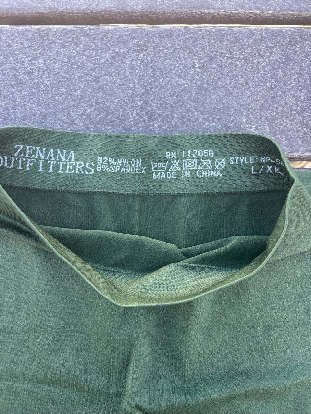 Zenana Outfitters Green Leggings - Picture 2 of 3